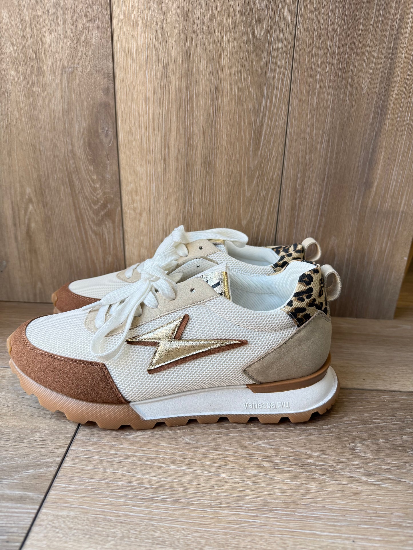 Keira Camel - Vanessa Wu